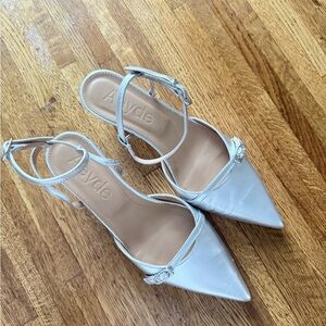 NIB Aeyde Metallic Silver Pointed Heels 'MELIA'